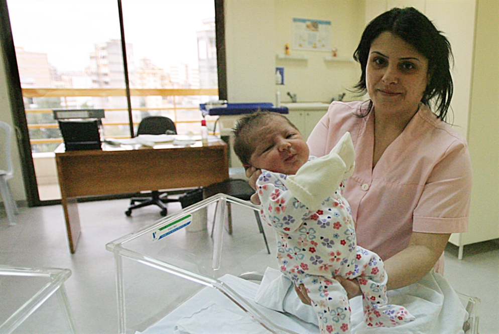تراجع الولادات بعد الأزمة بأكثر من 15%: اللبنانيون نحو العُقم الطوعي