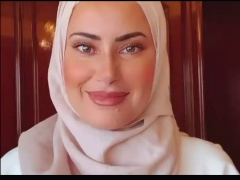بالصورة - معلمة لبنانية تطرد من عملها بسبب الحجاب والحجة: 