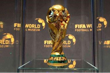 الفيفا يأخذ كأس العالم من ميسي