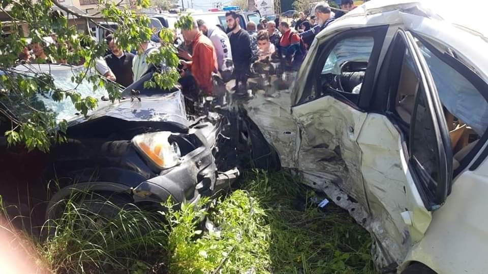 *عدد من الإصابات بحادث سير مروع في دير الزهراني الجنوبية..*