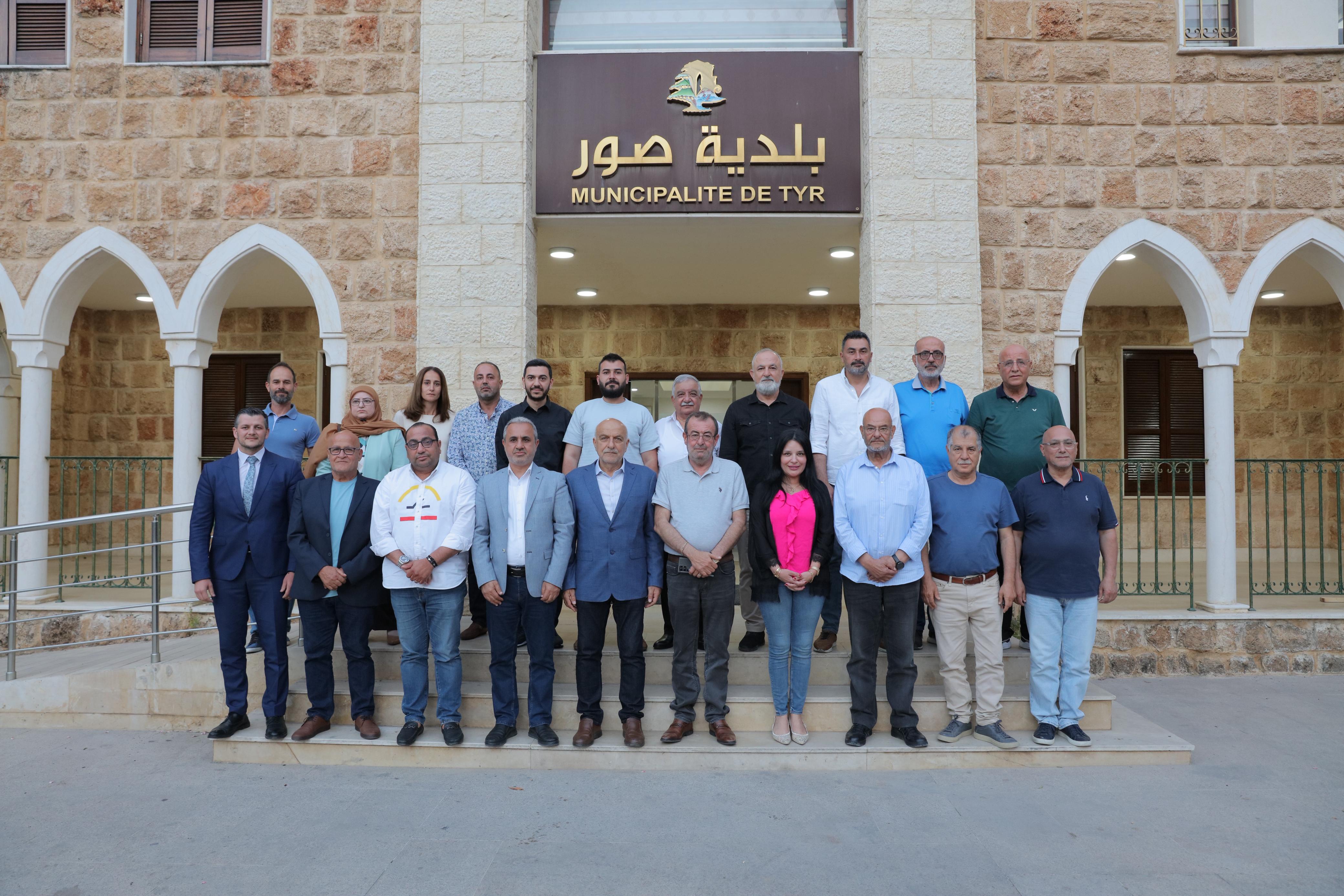 إنتخاب المهندس حسن دبوق رئيسًا لبلدية صور والسيد علوان شرف الدين نائبًا للرئيس.