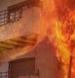 اندلاع حريق في منطقة بئر العبد  داخل مبنى سكني