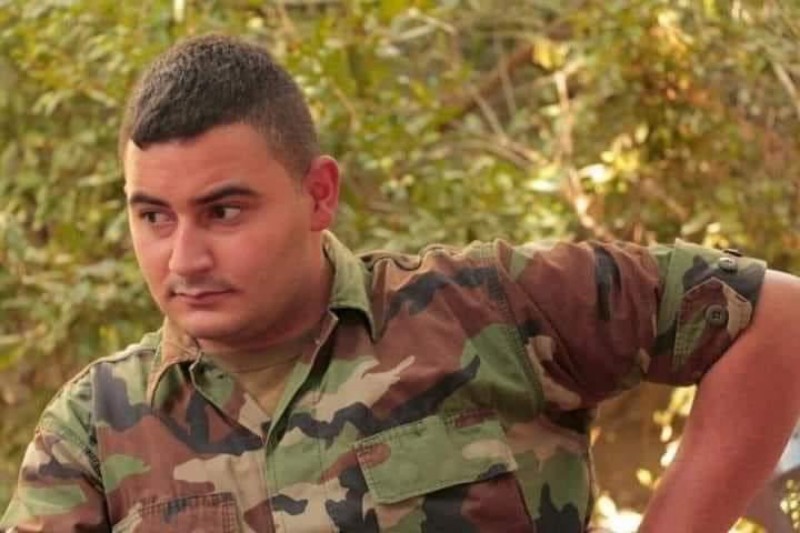 انتشال جثمان الرقيب حمزة حسين اسكندر بعد استشهاده جراء انفجار مرفأ بيروت