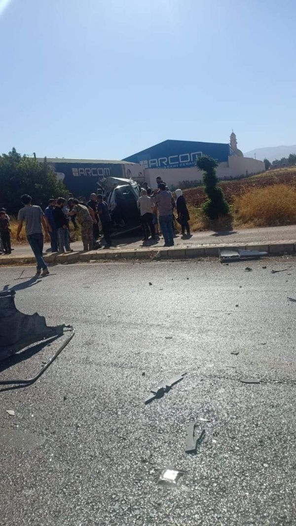 إصابة عدد من العسكريين بحادث سير بالقرب من شركة الموسوي على طريق زحلة - بعلبك..*