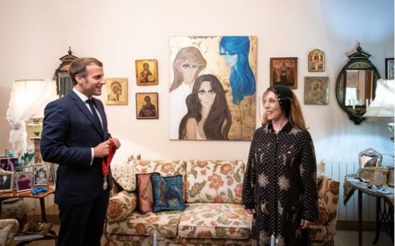 بالصور/ لقاء الرئيس الفرنسي بالسيدة فيروز أمس في منزلها في الرابية