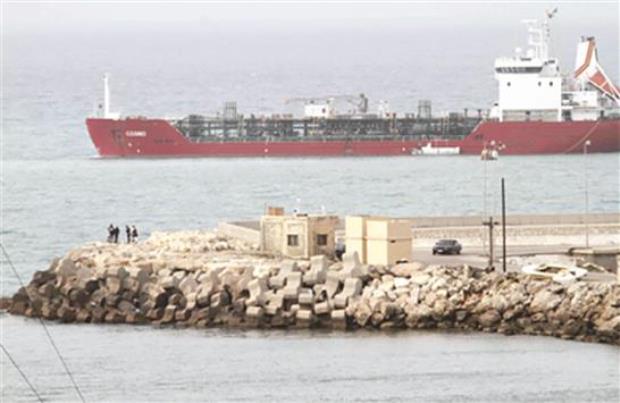 معلومات لصوت لبنان: مصفاتا طرابلس والزهراني أقفلتا اليوم ولم تسلما المشتقات النفطيةالخميس ٣ أيلول ٢٠٢٠