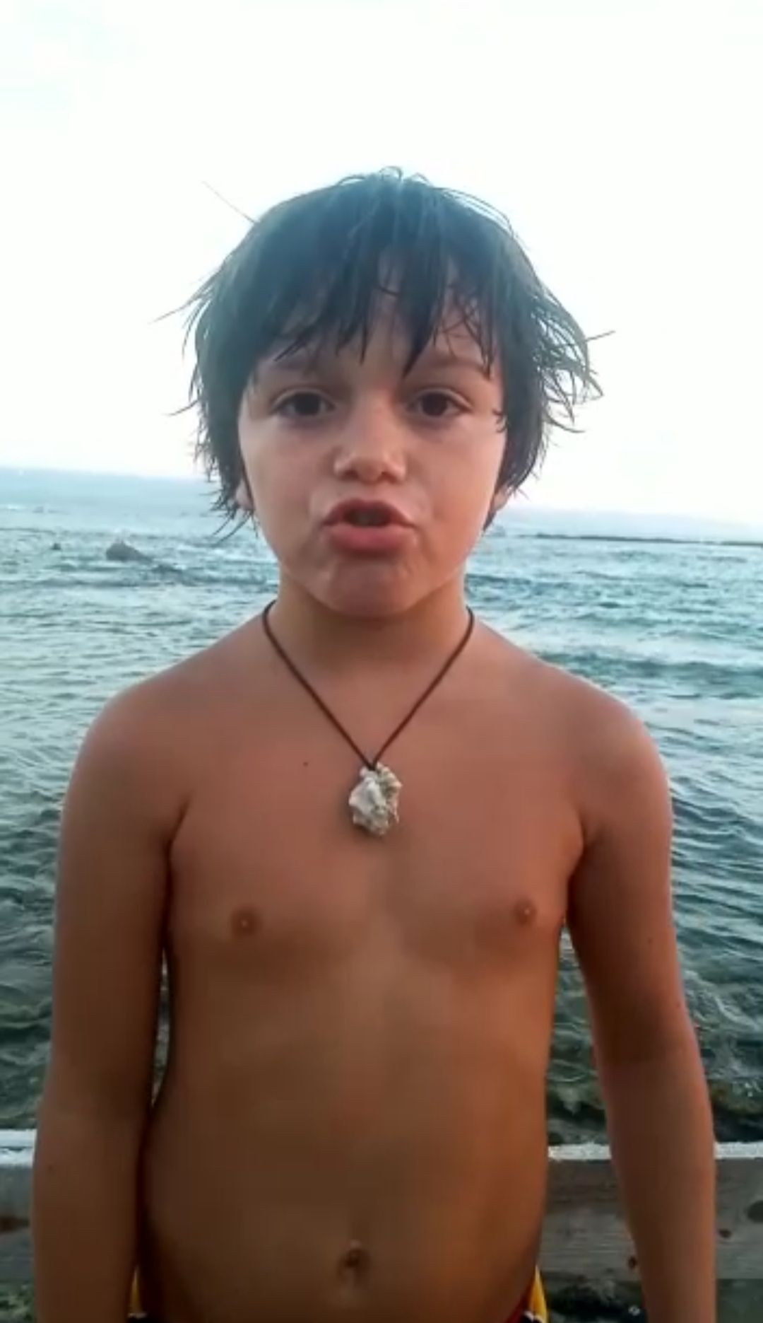 ألطفل محمد شادي حجازي يكتشفه البحر ليكون أصغر غطاس بلبنان/موقع معركة اونلاين