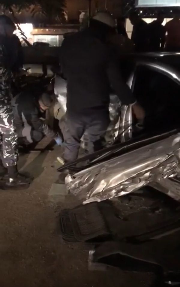 بالفيديو: وفاة شاب ( ٢٥ عام ) في الزوق بحادث سير مروع لسيارة هيونداي، حيث قذف السائق من السيارة..*