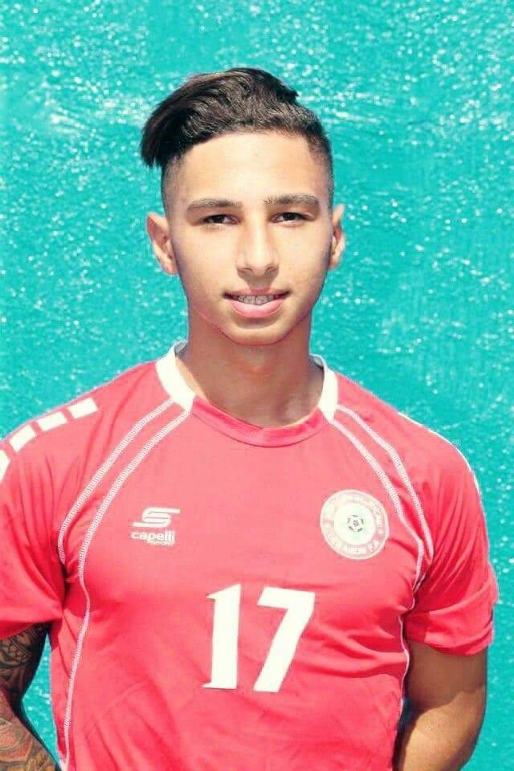 كرة القدم مفجوعة وحزينة هذا اليوم برحيل اللاعب الشاب محمد فحص نتيجة ذبحة قلبية مفاجئة 
