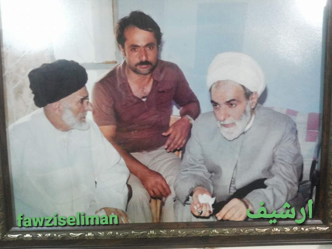 الحاج احمد يتوسط الشيخ شمس الدين والسيد محمد جواد الحسيني سنة  1981