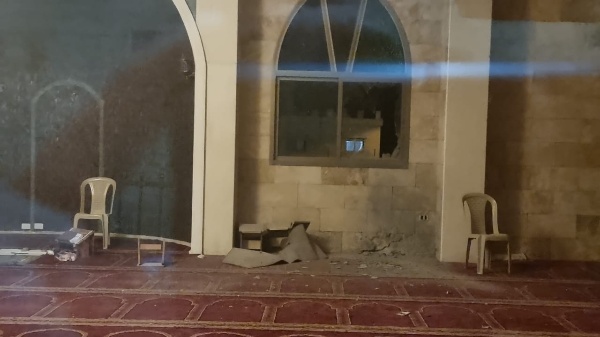 رمي قنبله يدويه على مسجد جناتا ولا يوجد إصابات