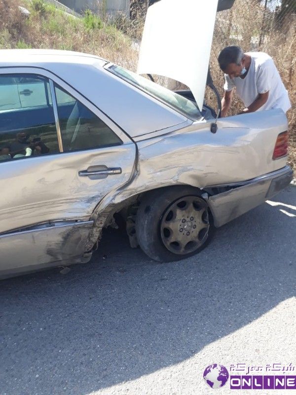 جريح اصطدام سيارة  بين بلدتي معركة و طورا منطقة (الكسارة) 
