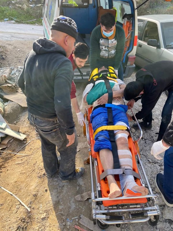 بالصور:سقوط عامل سوري عن السقالة في إحدى الورش في معركة-
