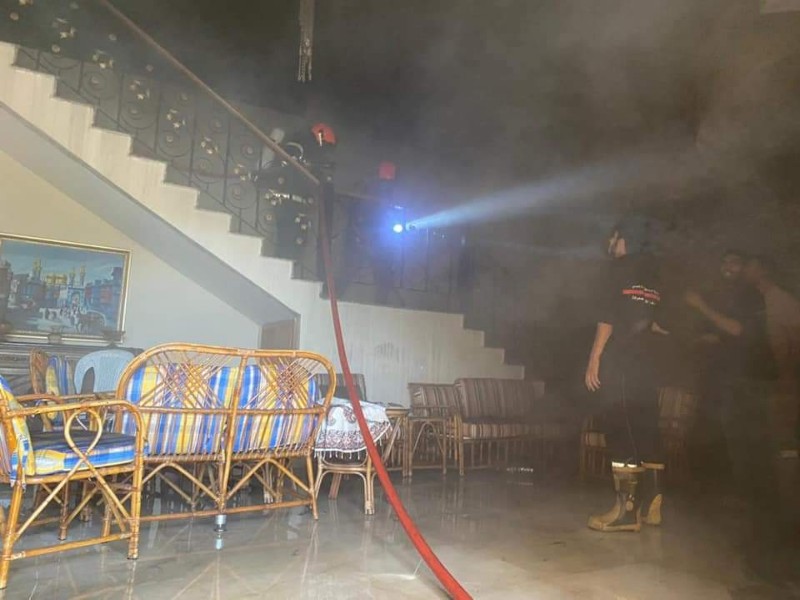 *فرق أطفاء جمعية الرسالة للأسعاف الصحي تسيطر على حريق شب في أحد مباني بلدة معركة*
