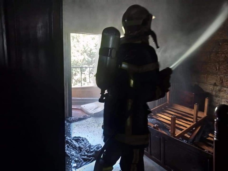 *فرق أطفاء جمعية الرسالة للأسعاف الصحي تسيطر على حريق شب في أحد مباني بلدة معركة*