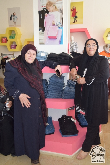 بالصور:تم بعون الله أفتتاح محلات Honey Kids للألبسة الولادية في بلدة دير قانون النهر 