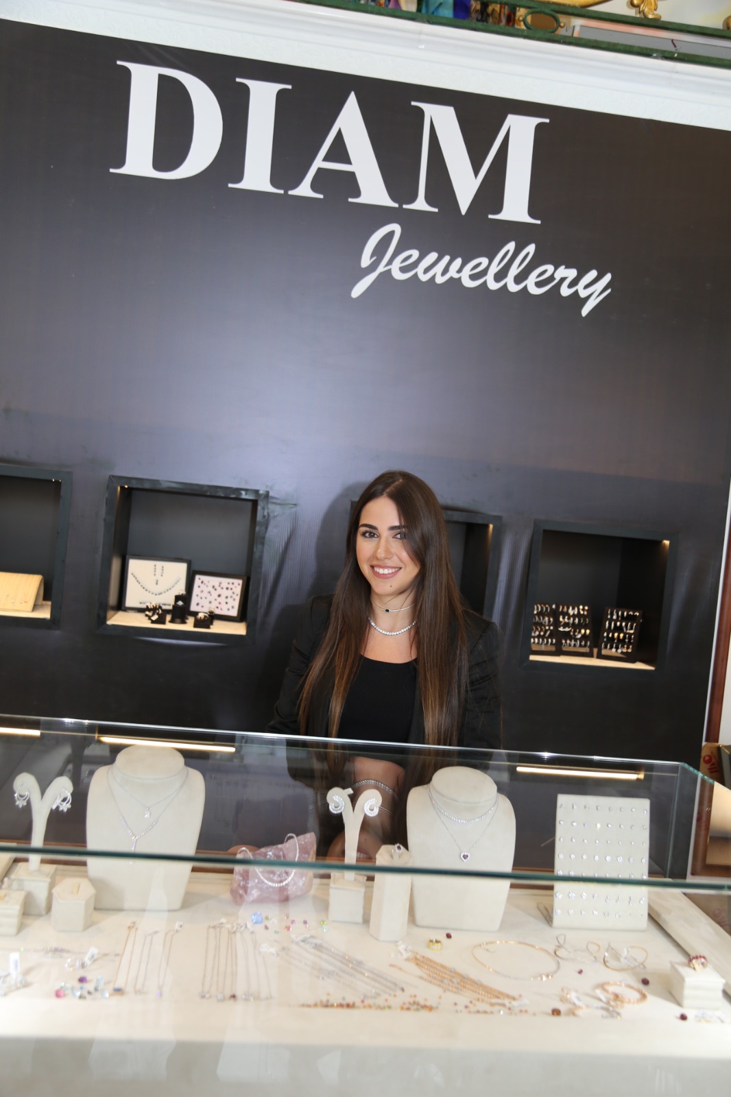 بالصور..معرض مجوهرات إبراهيم نصورDIAM JEWELLERY في فندق فينسيا