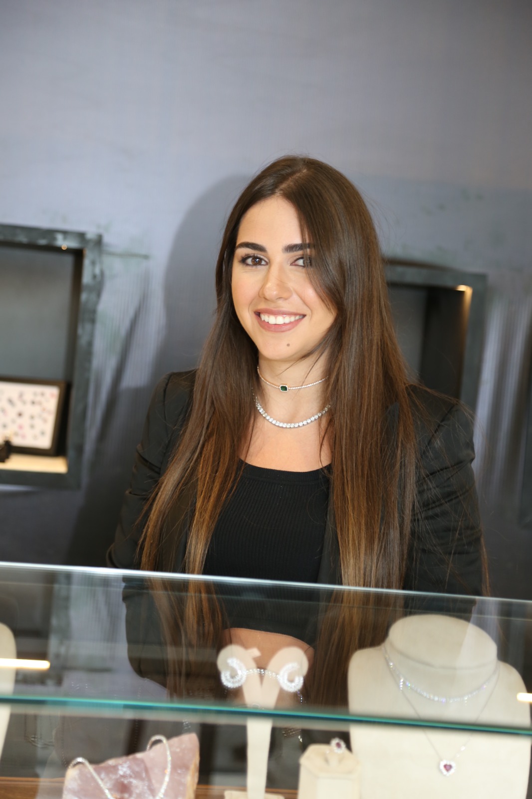 بالصور..معرض مجوهرات إبراهيم نصورDIAM JEWELLERY في فندق فينسيا