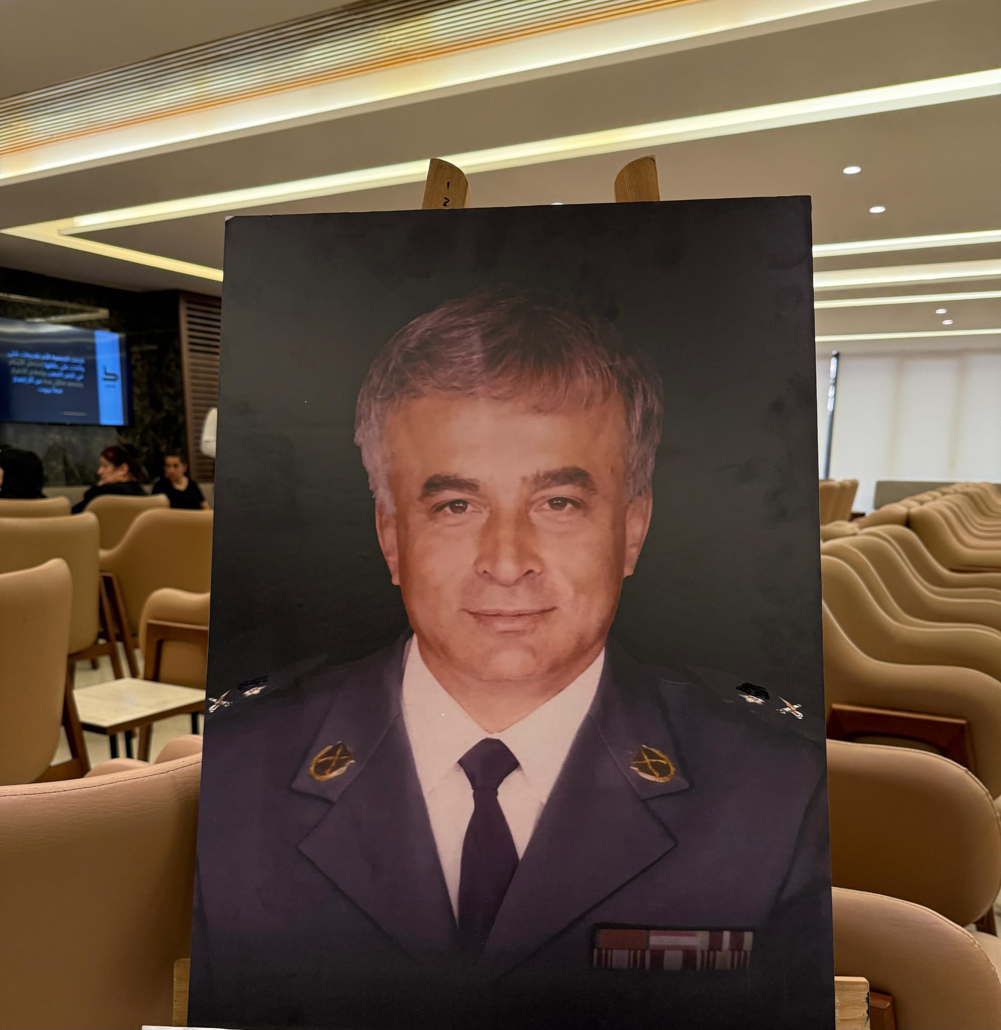 بمشاركة نجله المهندس مياس  : وداع رسمي وموكب جنائزي مهيب للعميدبشير طليس