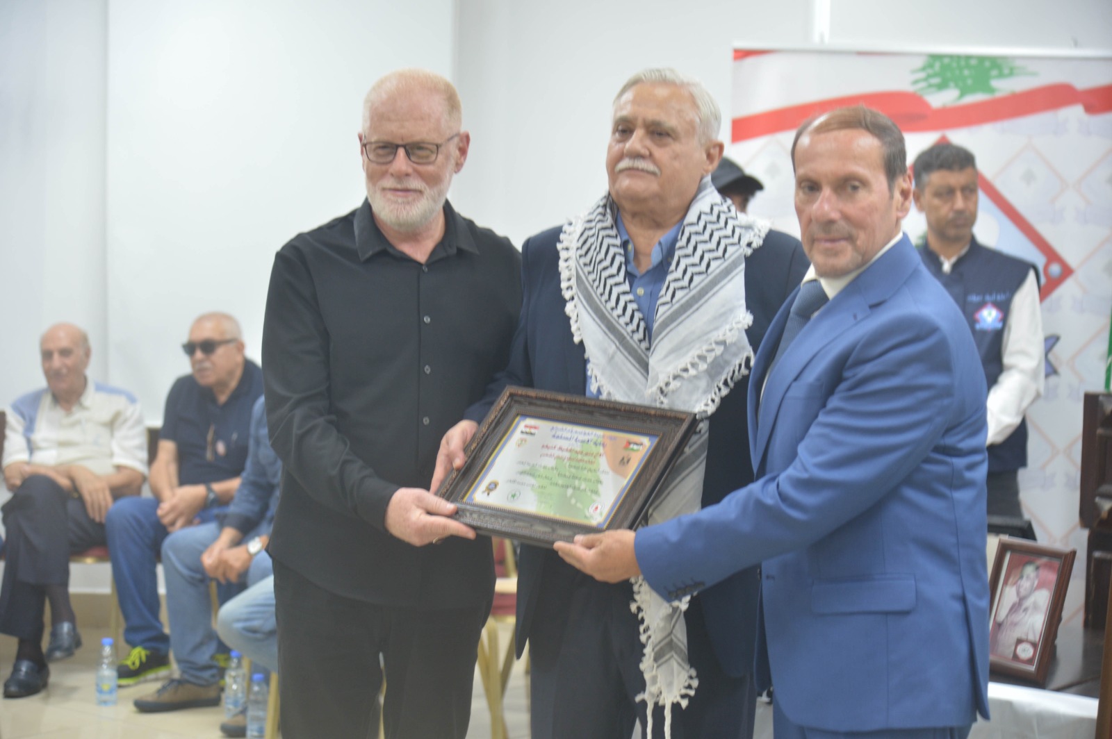 بيروت إحتفلت بذكرى 23 يوليو وتكريم المناضل العربي الناصري البيروتي منير كنيعو رئيس الدفاع المدني الشعبي.