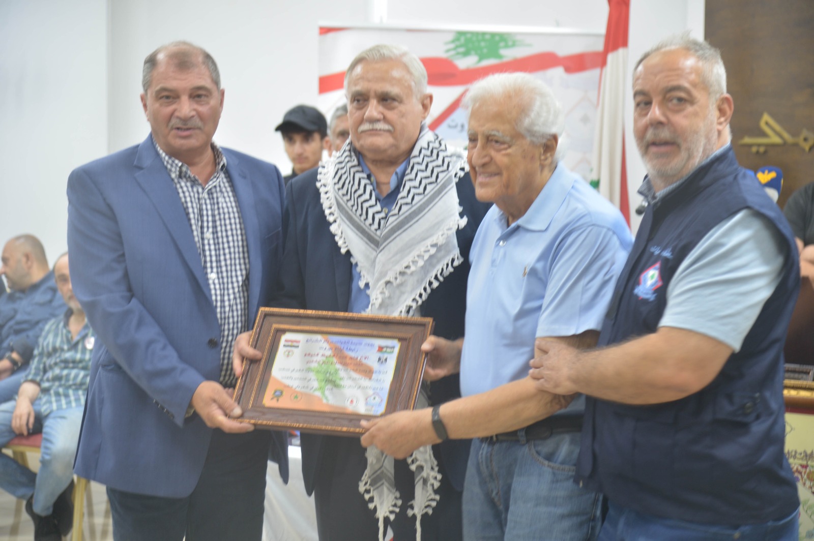 بيروت إحتفلت بذكرى 23 يوليو وتكريم المناضل العربي الناصري البيروتي منير كنيعو رئيس الدفاع المدني الشعبي.