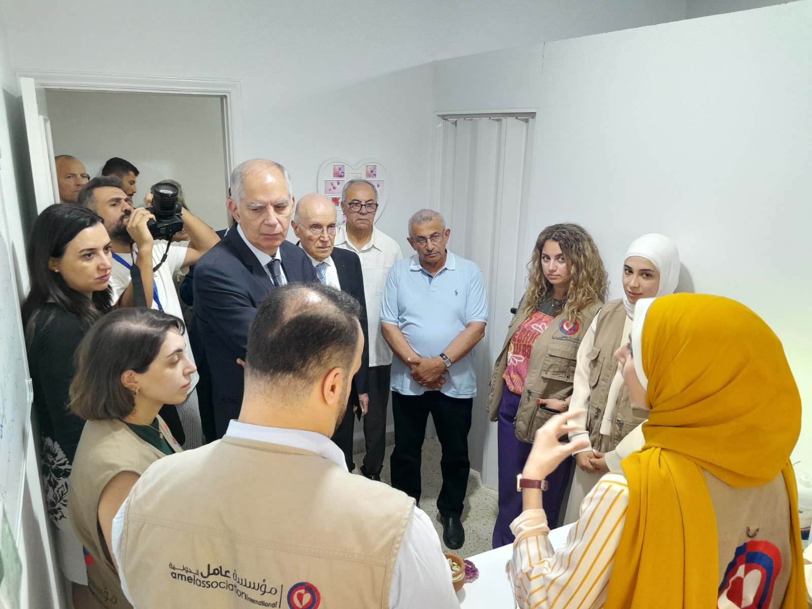سفير فرنسا زار المركز الجديد لمؤسسة عامل الدولية في صيدا