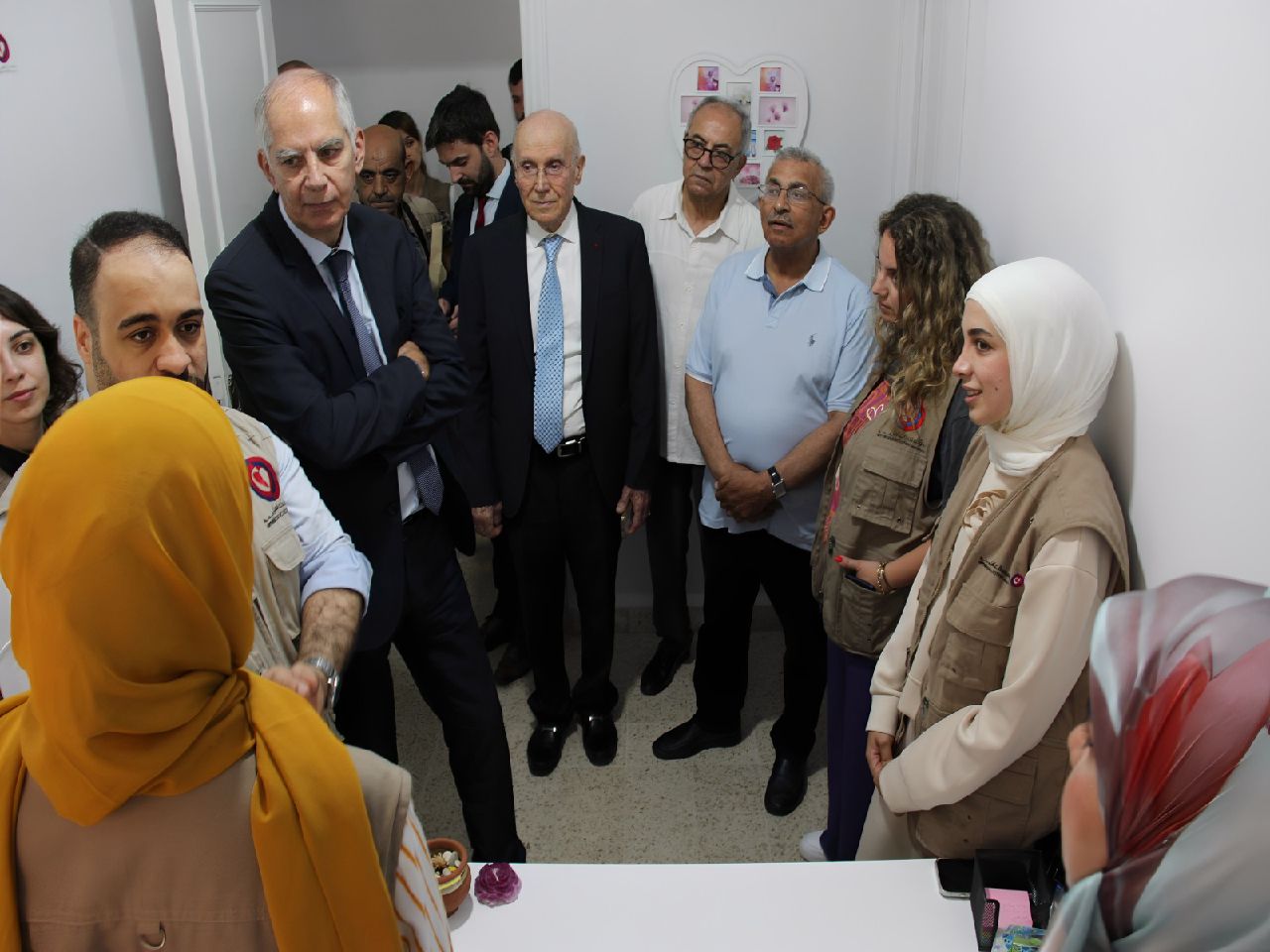 سفير فرنسا زار المركز الجديد لمؤسسة عامل الدولية في صيدا