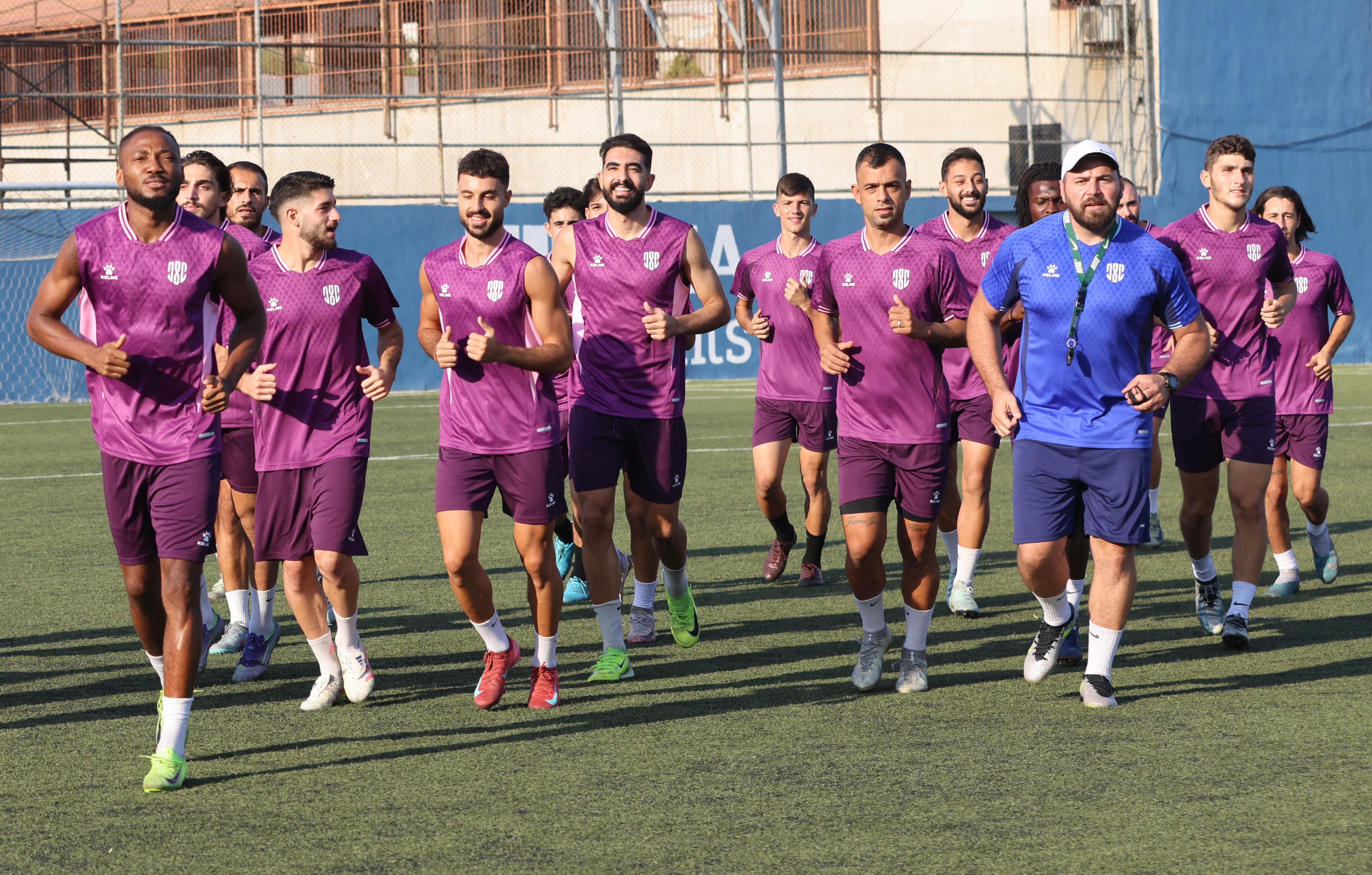 الأصفر يواصل العمل استعدادًا للموسم الكروي الجديد، بغياب اللاعبين 