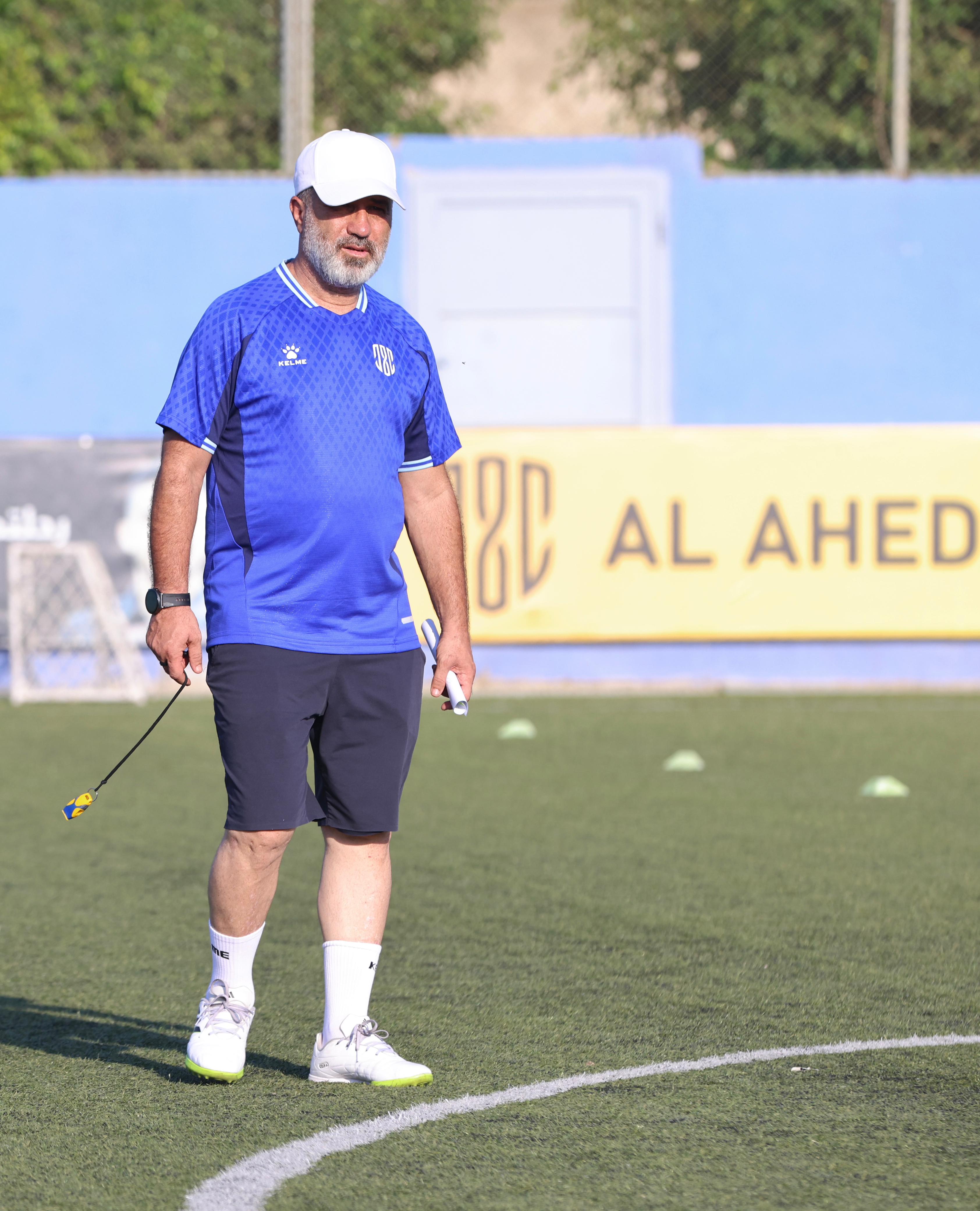 الأصفر يواصل العمل استعدادًا للموسم الكروي الجديد، بغياب اللاعبين 