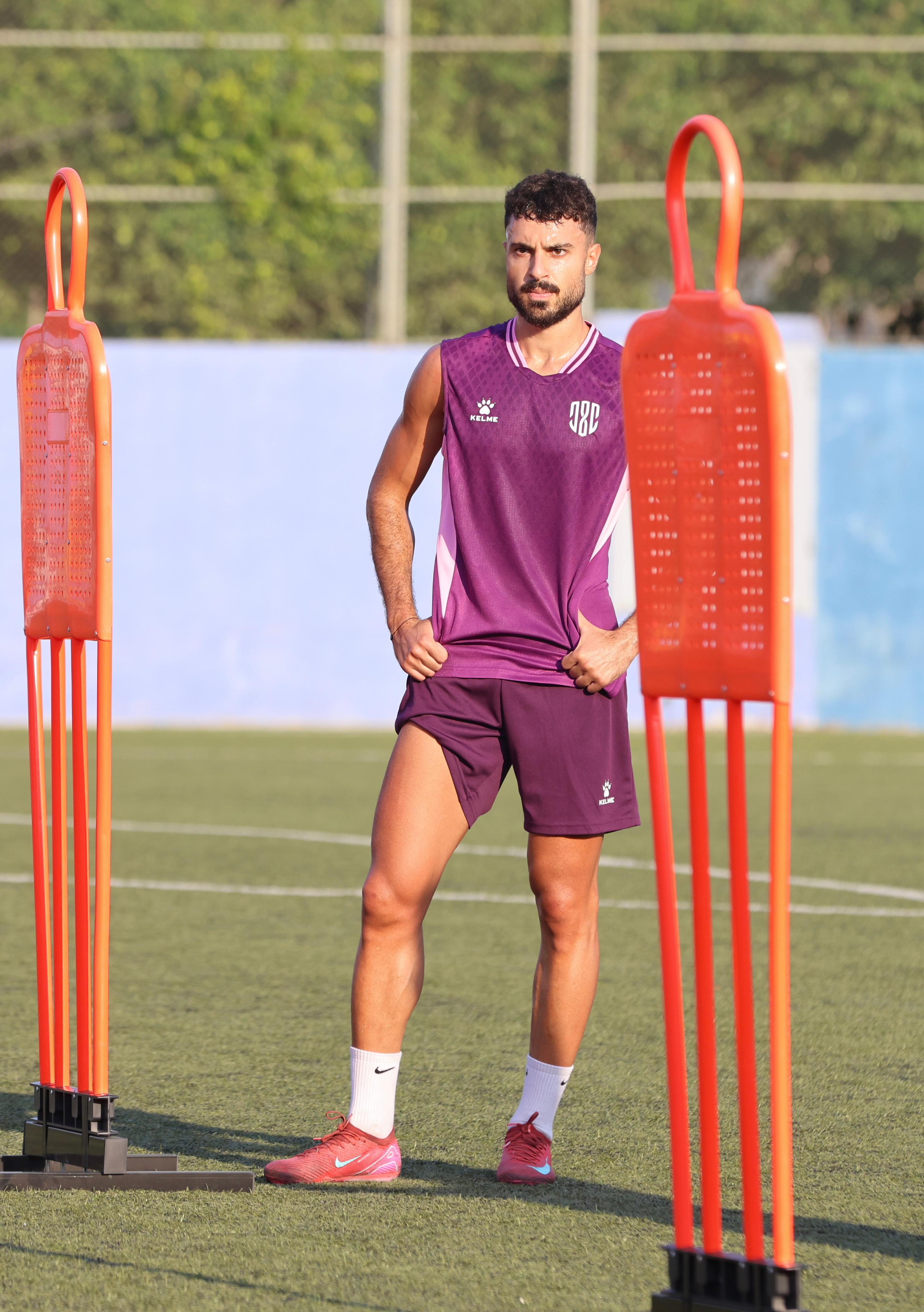 الأصفر يواصل العمل استعدادًا للموسم الكروي الجديد، بغياب اللاعبين 