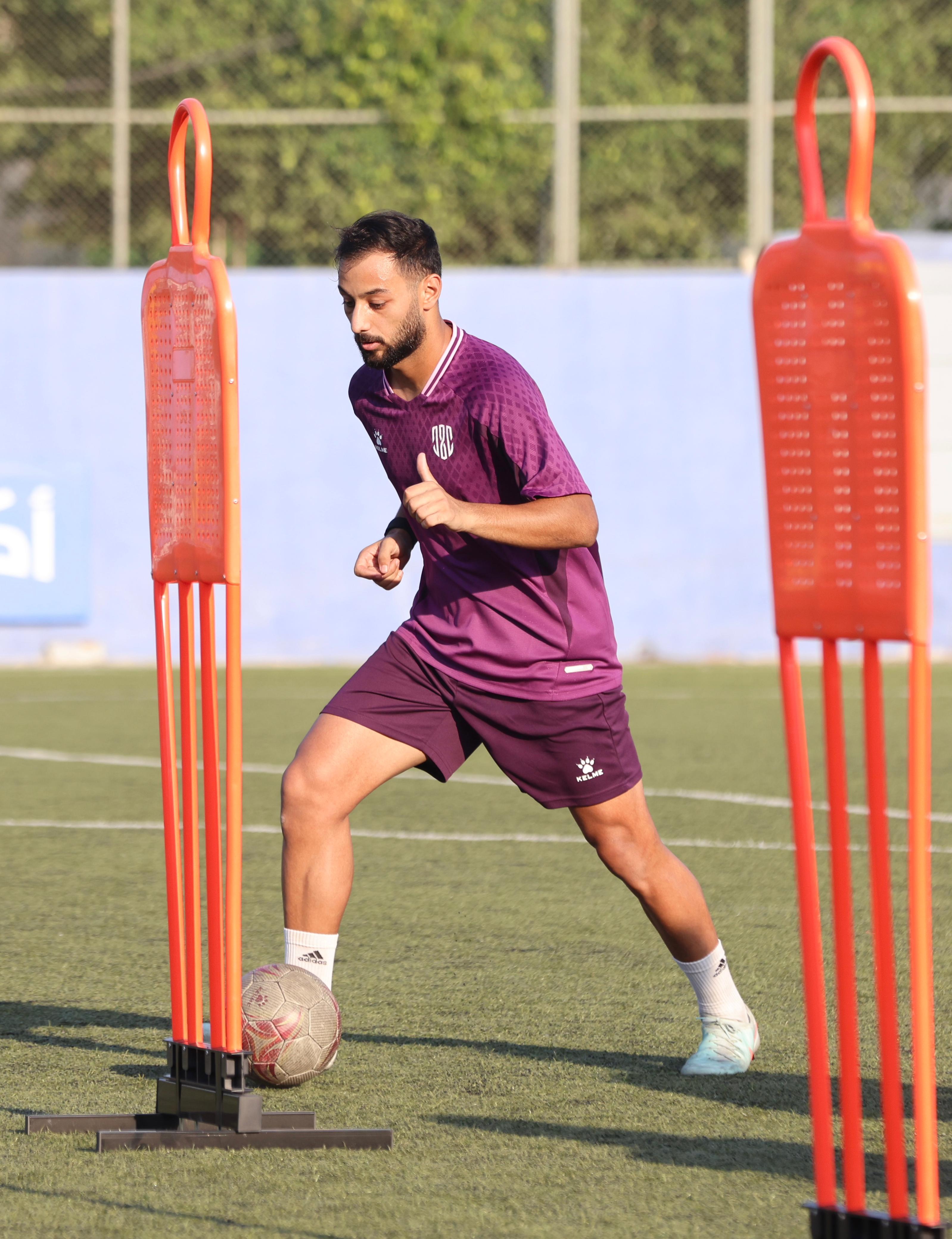 الأصفر يواصل العمل استعدادًا للموسم الكروي الجديد، بغياب اللاعبين 