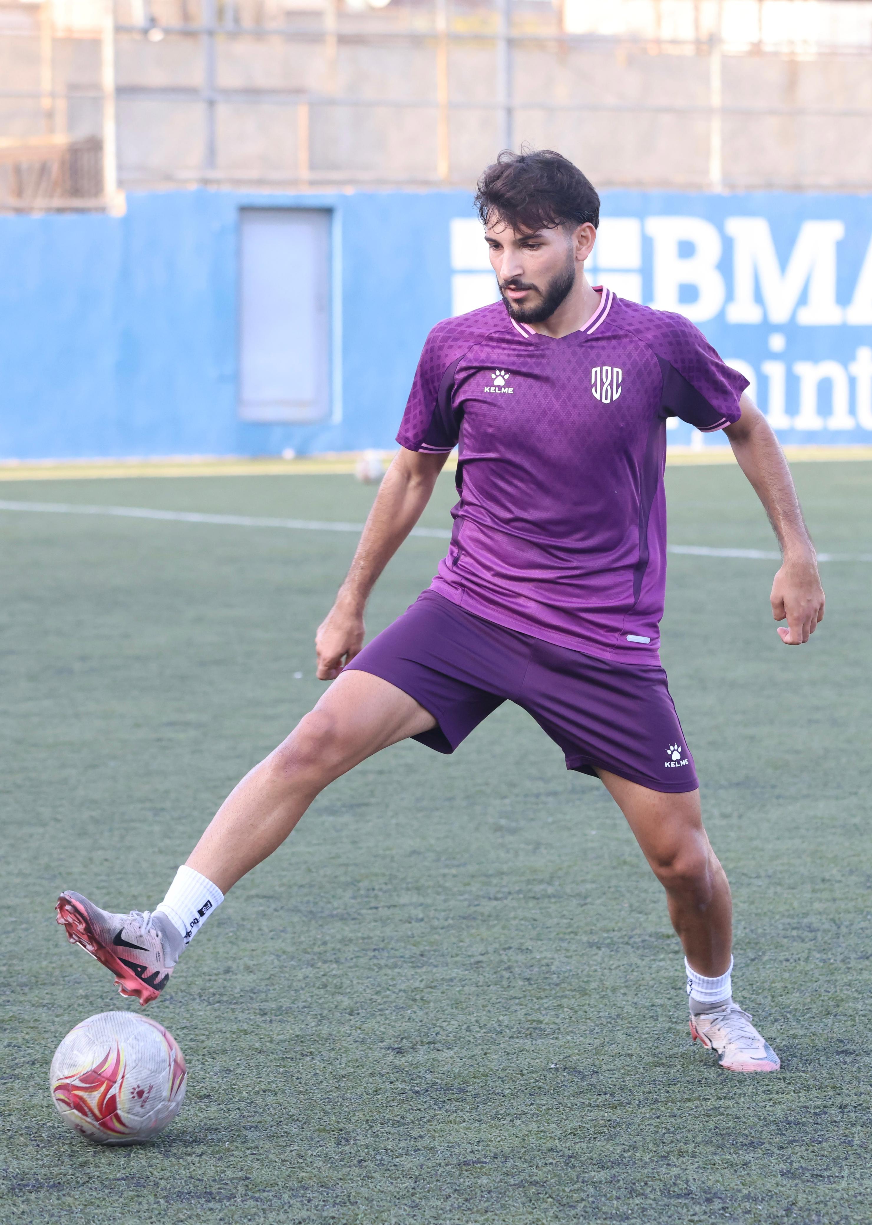 الأصفر يواصل العمل استعدادًا للموسم الكروي الجديد، بغياب اللاعبين 