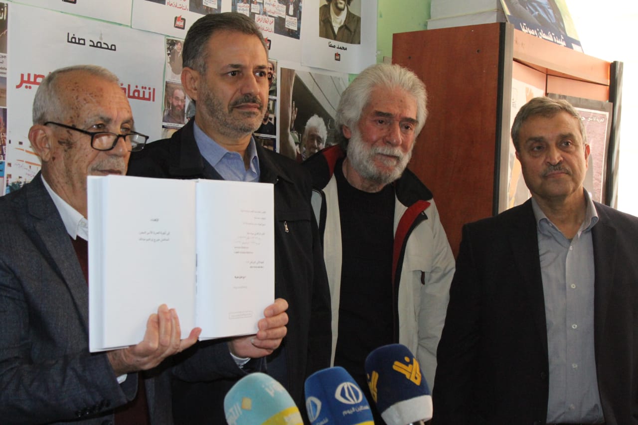 محمد صفا أعلن صدور كتابه انتفاضة ضد التقصير محررون ...