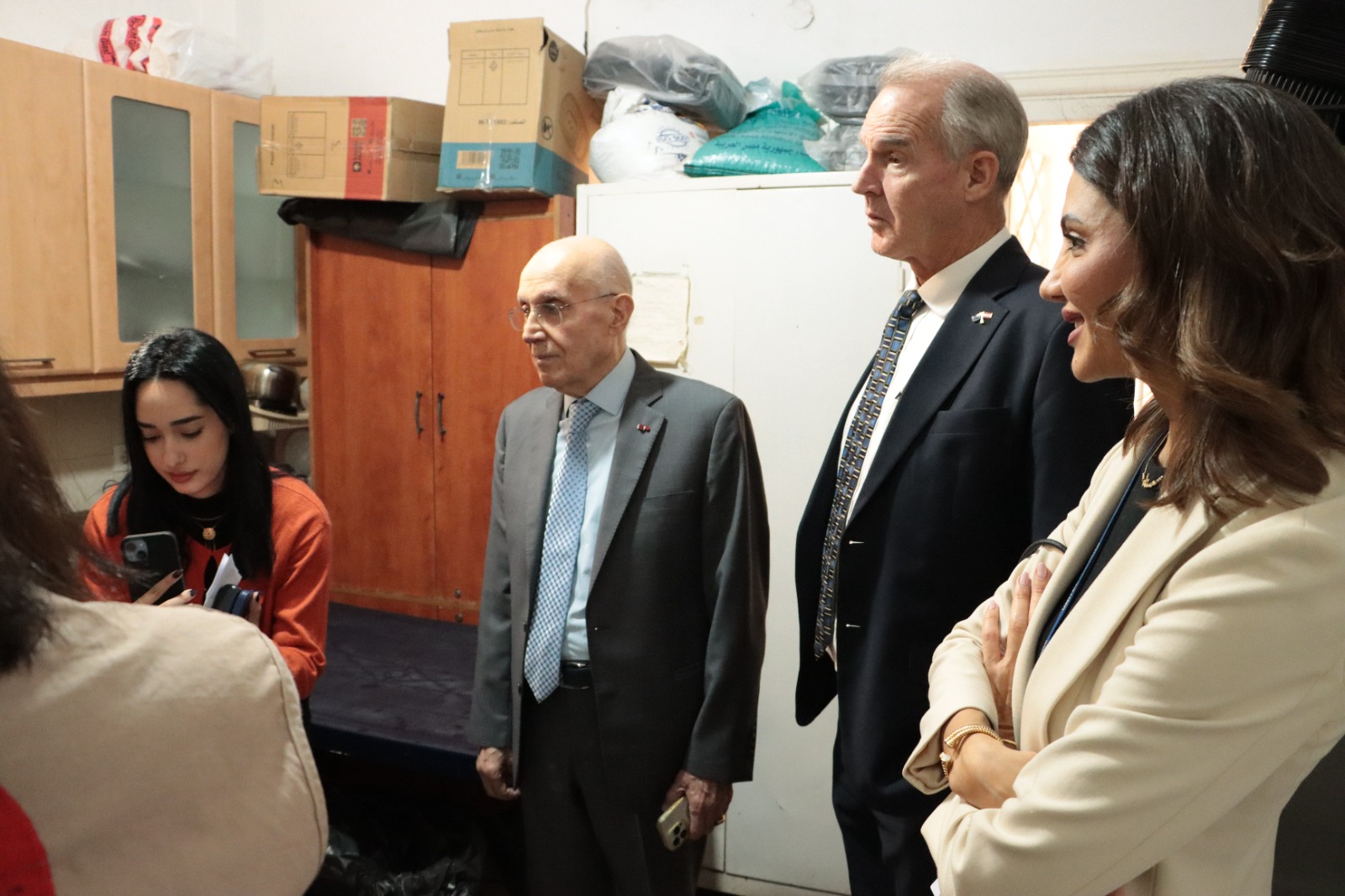 السفير الأسترالي ووفد هيئة الأمم المتحدة للمرأة يزوران مركز عامل في عين الرمانة