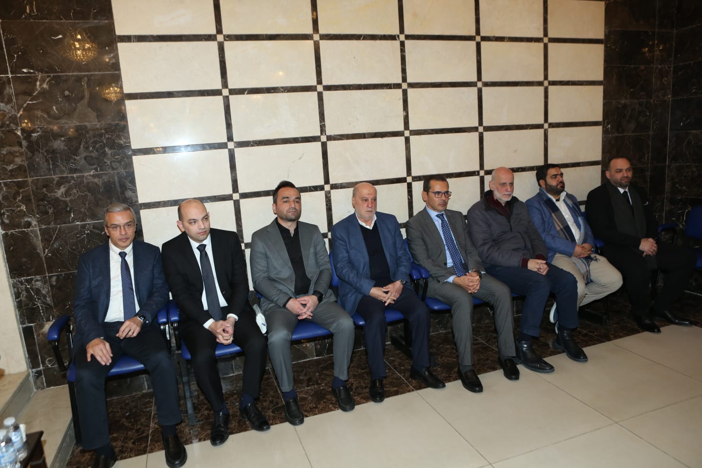 بالصور:وفود معزّية بكاتب العدل أمين سر نادي شباب الساحل الأستاذ جلال علامة ...