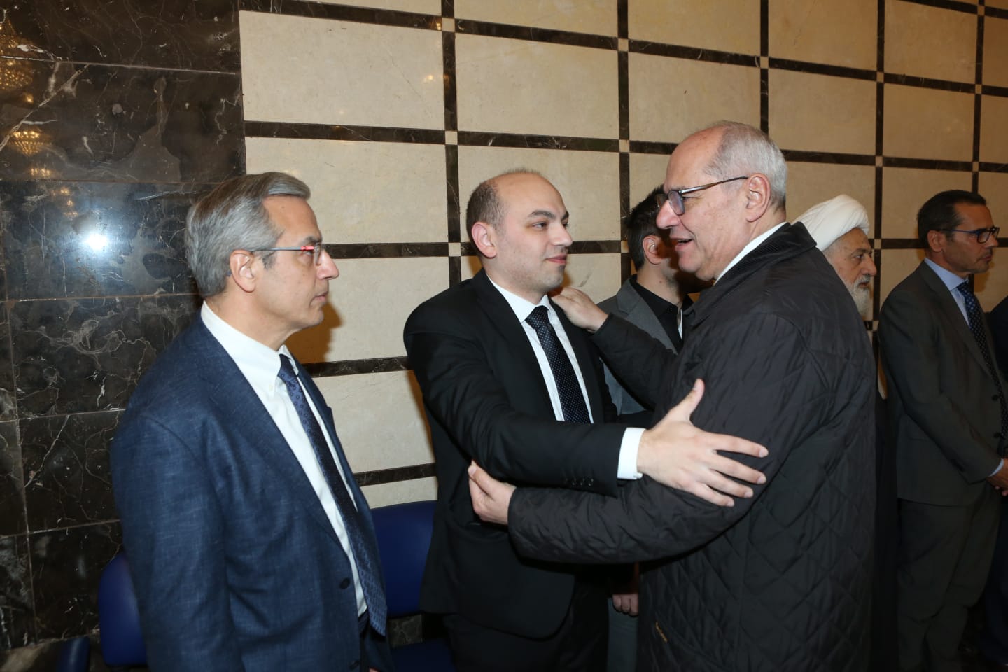 بالصور:وفود معزّية بكاتب العدل أمين سر نادي شباب الساحل الأستاذ جلال علامة ...