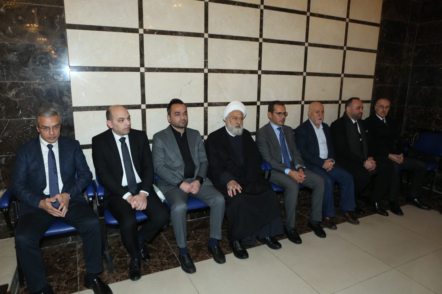 بالصور:وفود معزّية بكاتب العدل أمين سر نادي شباب الساحل الأستاذ جلال علامة ...