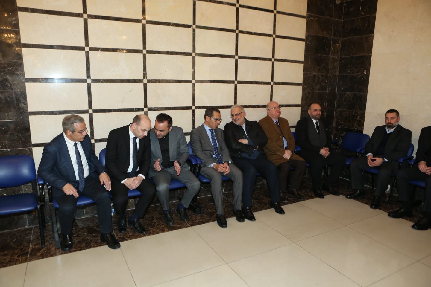 بالصور:وفود معزّية بكاتب العدل أمين سر نادي شباب الساحل الأستاذ جلال علامة ...