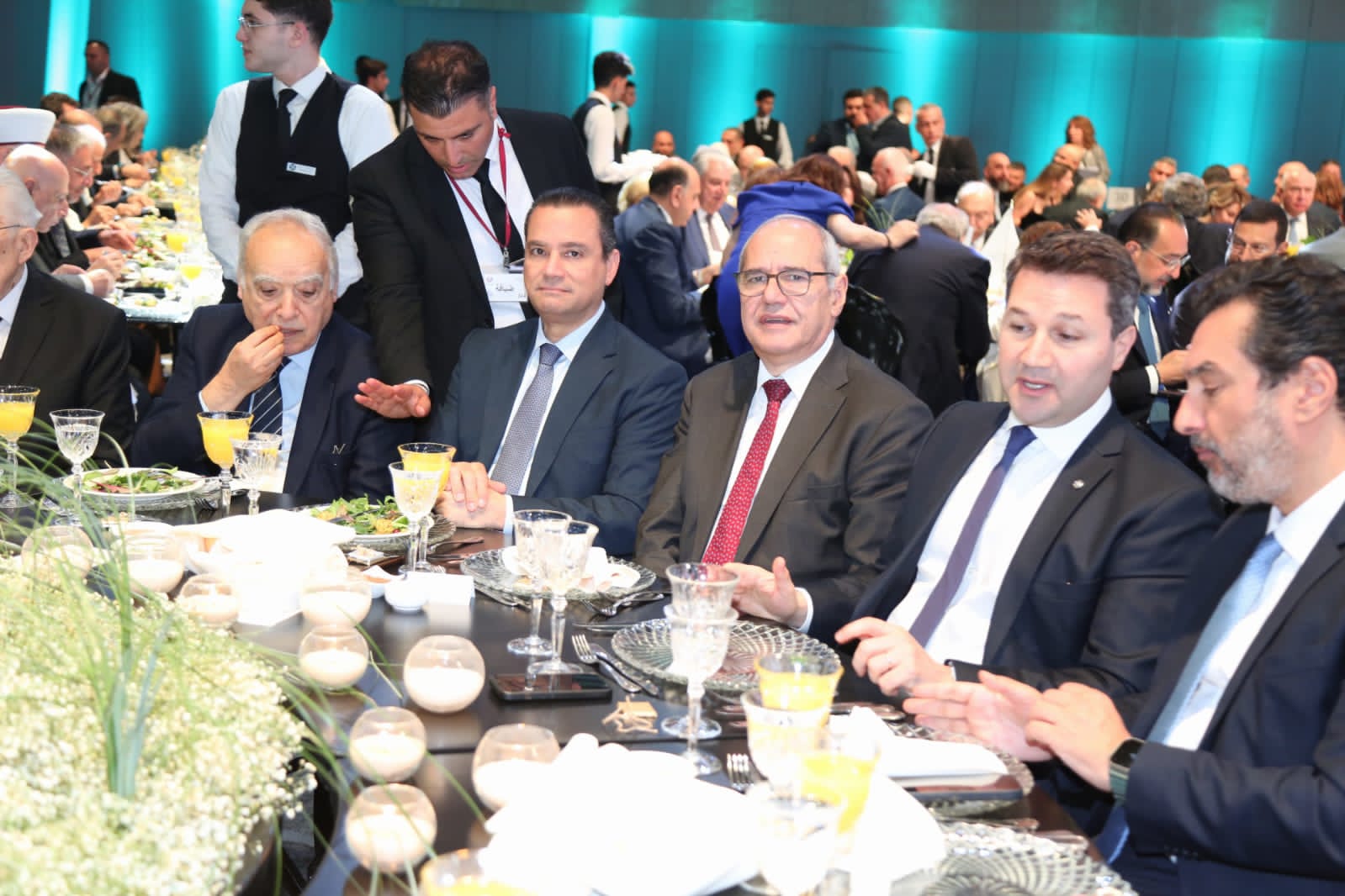 .بالصور،:جمعية المقاصد الخيرية الإسلامية في بيروت تكرّم رئيسها السابق فيصل سنو برعاية وحضور نواف سلام وحشد رسمي واجتماعي كبير