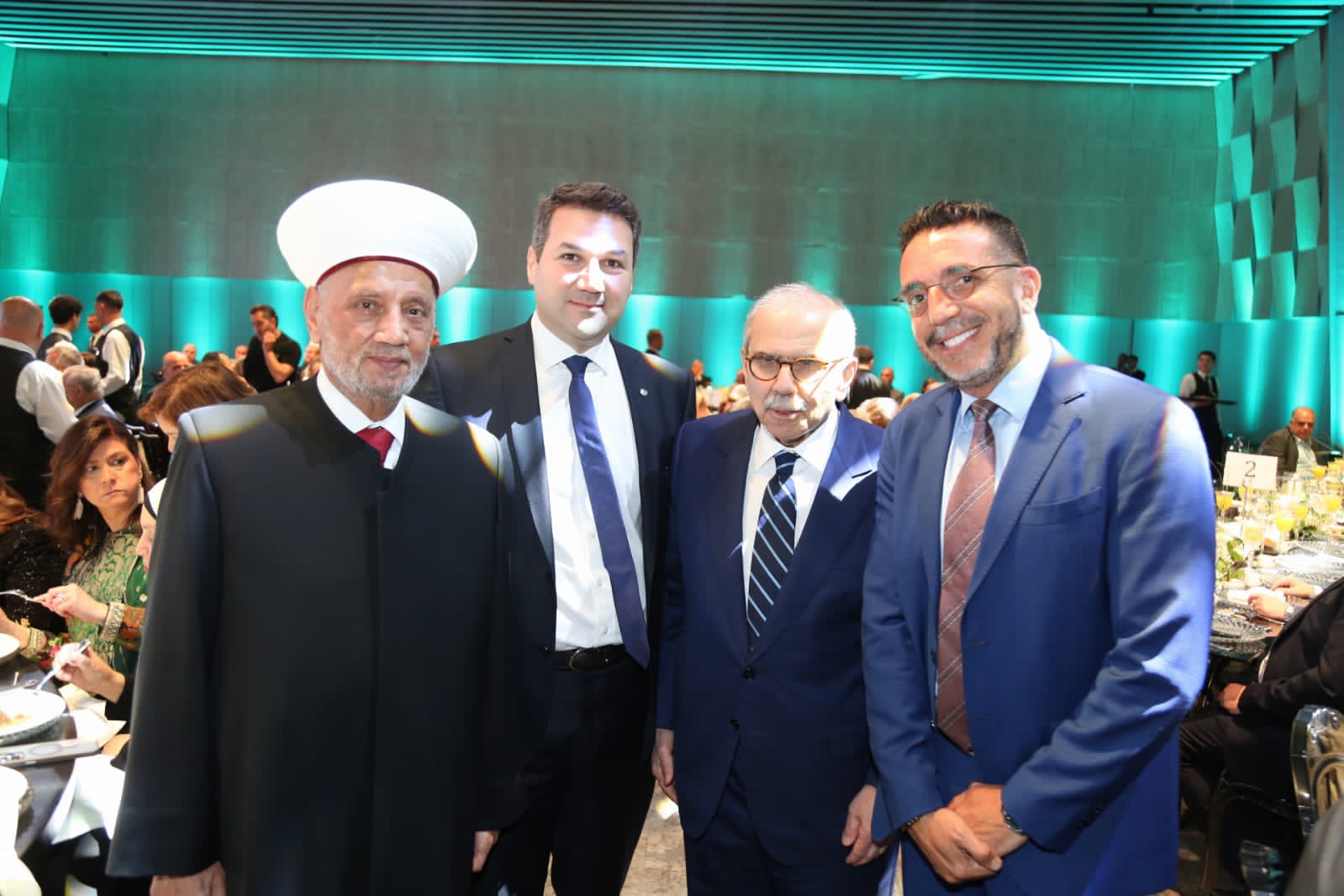 .بالصور،:جمعية المقاصد الخيرية الإسلامية في بيروت تكرّم رئيسها السابق فيصل سنو برعاية وحضور نواف سلام وحشد رسمي واجتماعي كبير