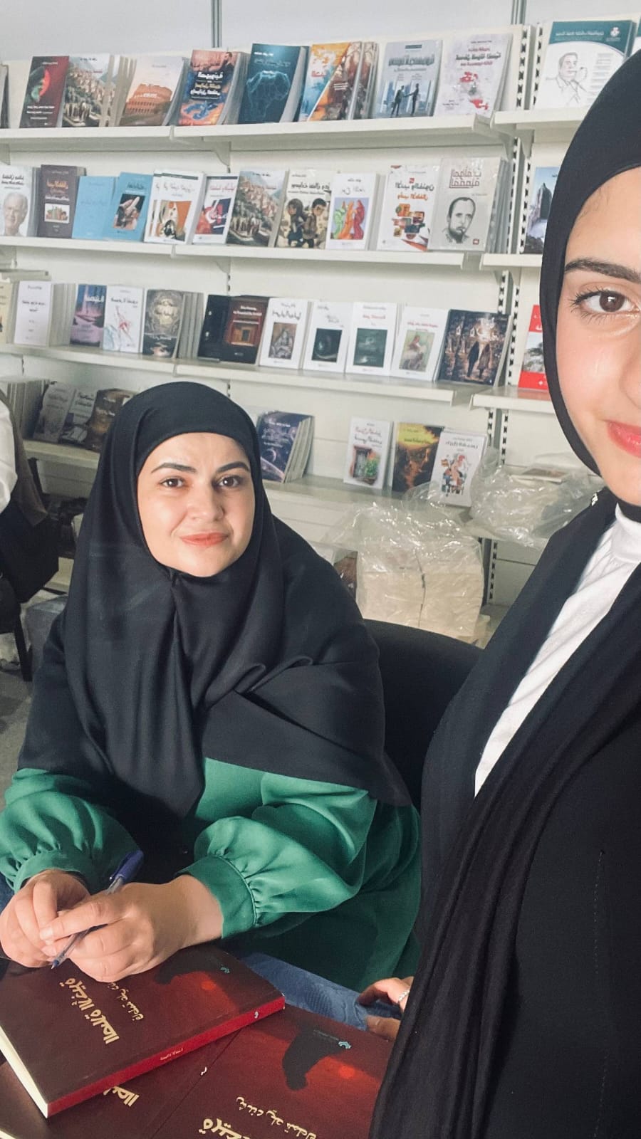 بالصور  فاطمة دندش توقّع روايتها الصلاة الأخيرة في معرض بيروت العربي الدولي للكتاب
