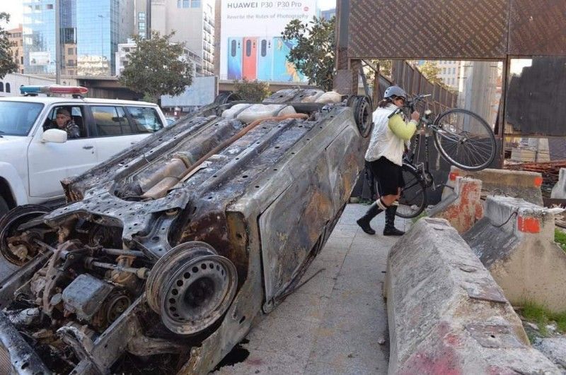 السيارات التي احترقت في وسط بيروت