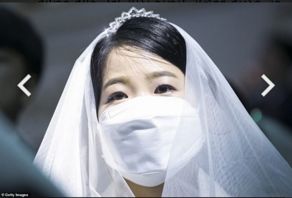 بالصور: زواج 6000 ثنائي في حفل جماعي في إحدى كنائس كوريا الجنوبية والجميع أطل بالقناع الأبيض بسبب كورونا!