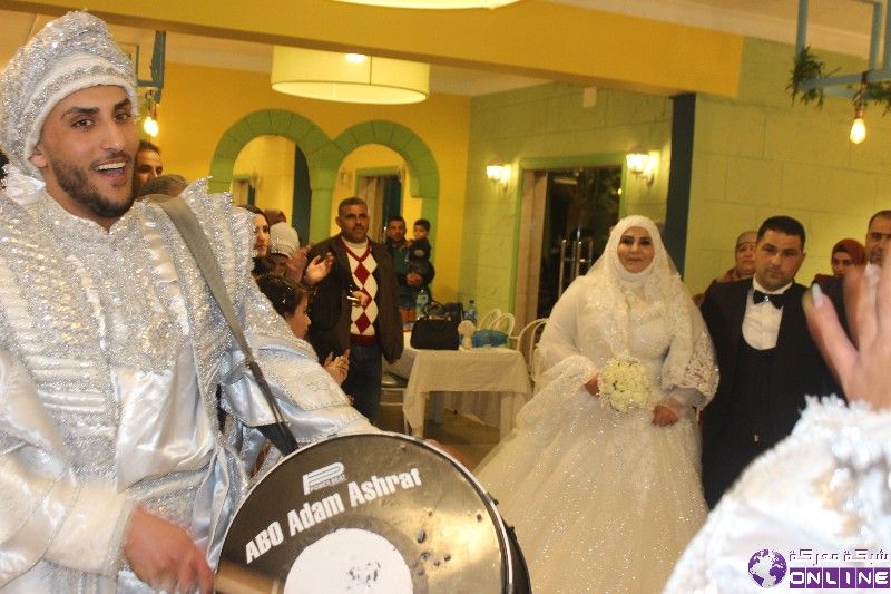مصطفى سليمان وإسلام زيات يحتفلان بليلة العمر وموقع معركة آونلاين يهنئ العروسين