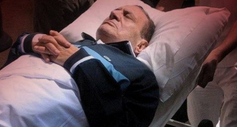 حسني مبارك في العناية المركزة و يحتضر.. ونجله علاء: ادعوا له يقوم لنا بالسلامة