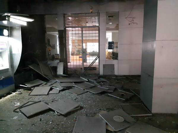 انفجار عبوه امام مصرف فرنسابنك صيدا
