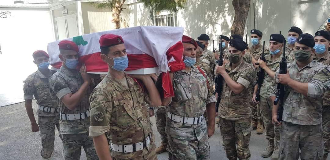 #بالصور: انطلاق جثامين شهداء الجيش اللبناني من مستشفى الحكومي طرابلس