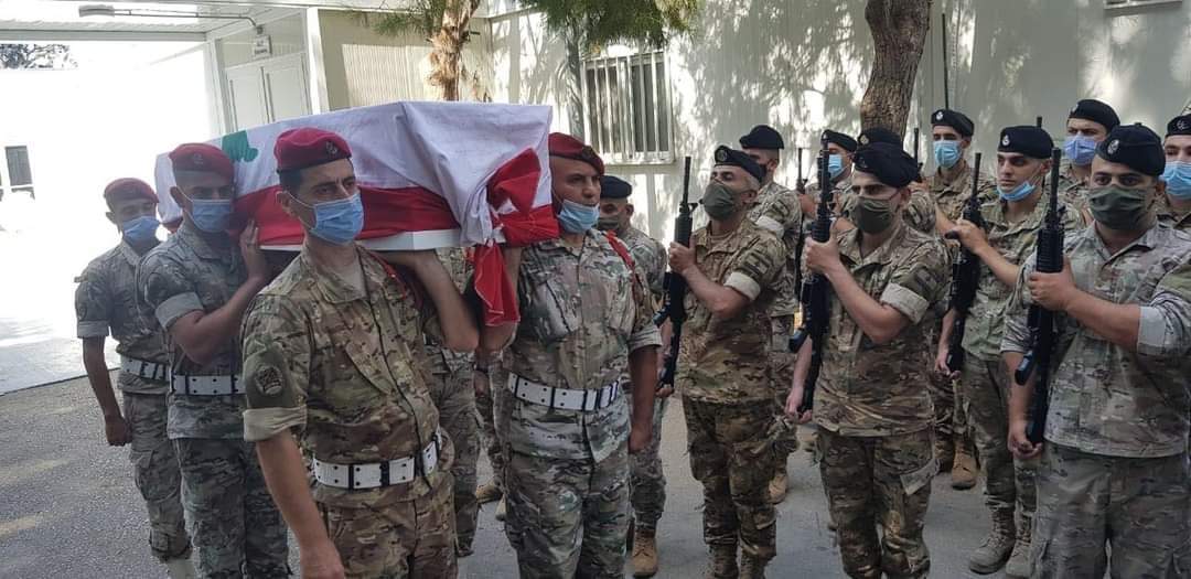 #بالصور: انطلاق جثامين شهداء الجيش اللبناني من مستشفى الحكومي طرابلس