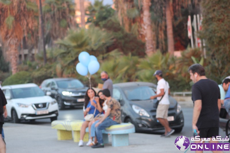 أجمل الصور بكاميرا  معركة اونلاين تجول على شاطىء عين المريسة بيروت فترصد الناس  