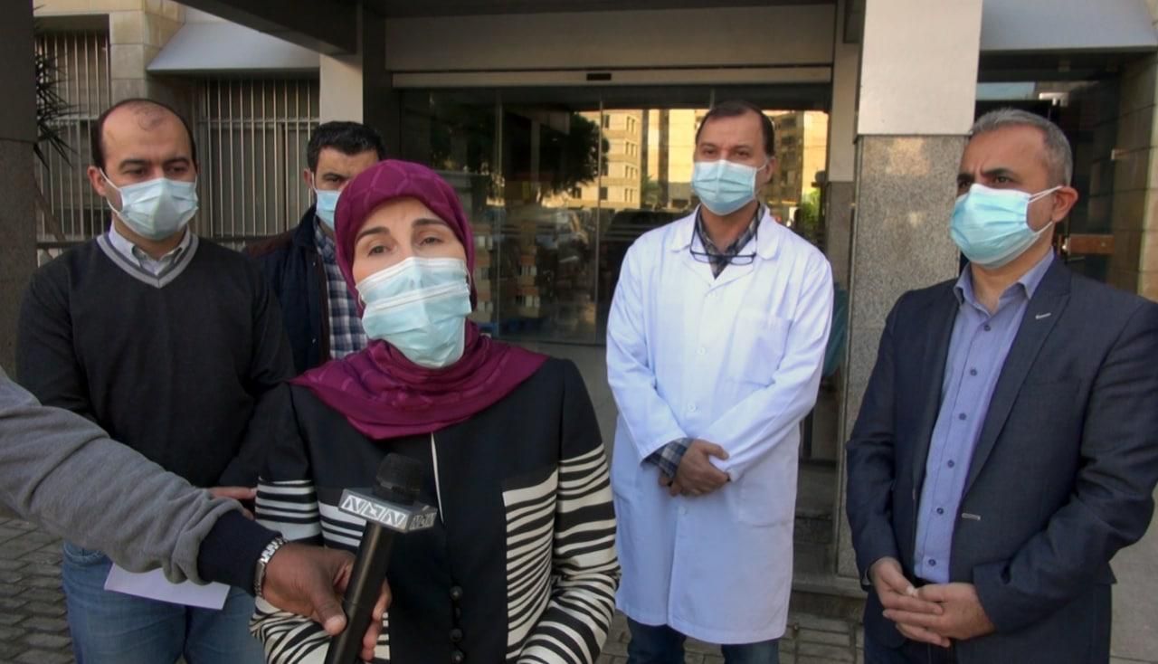 عز الدين تزور مستشفى جبل عامل للاطلاع  على التحضيرات لبدء حملة التلقيح في منطقة صور  وتعتبر اللقاح ضرورة وليس خيار